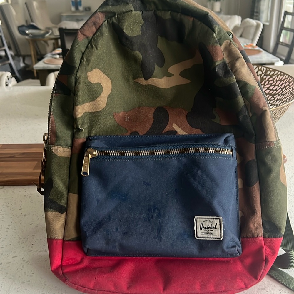 Hershel backpack, preowned but has a lot of life to it